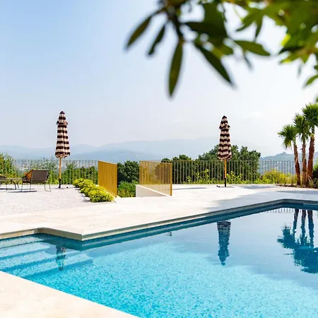 فيلة Reveille By One-villas غريمو